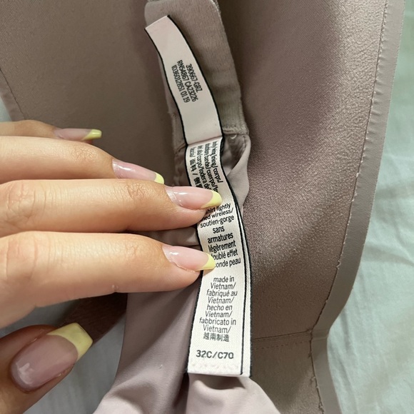 Victoria’s secret purple Lightly lined bra no underwire - Picture 4 of 8